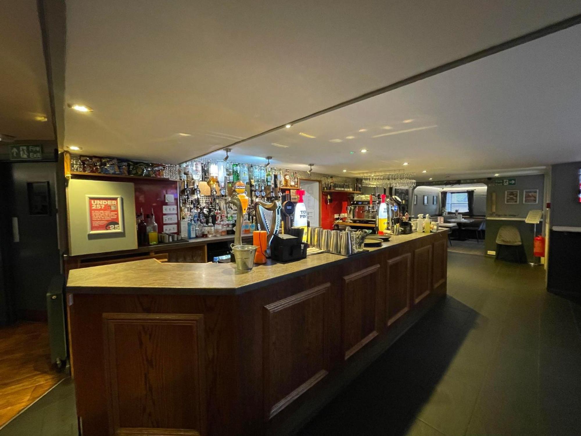 Airlie Arms Hotel Kirriemuir Εξωτερικό φωτογραφία